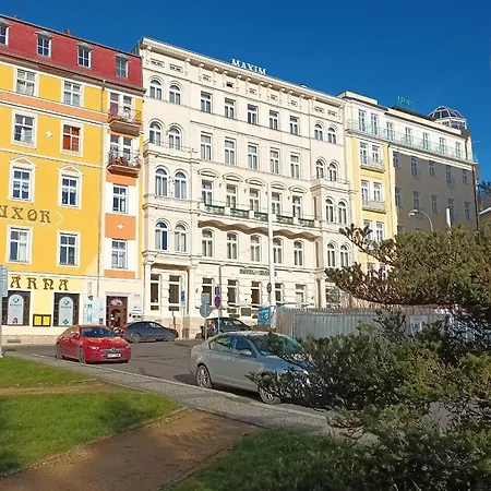 Maxim Hotel